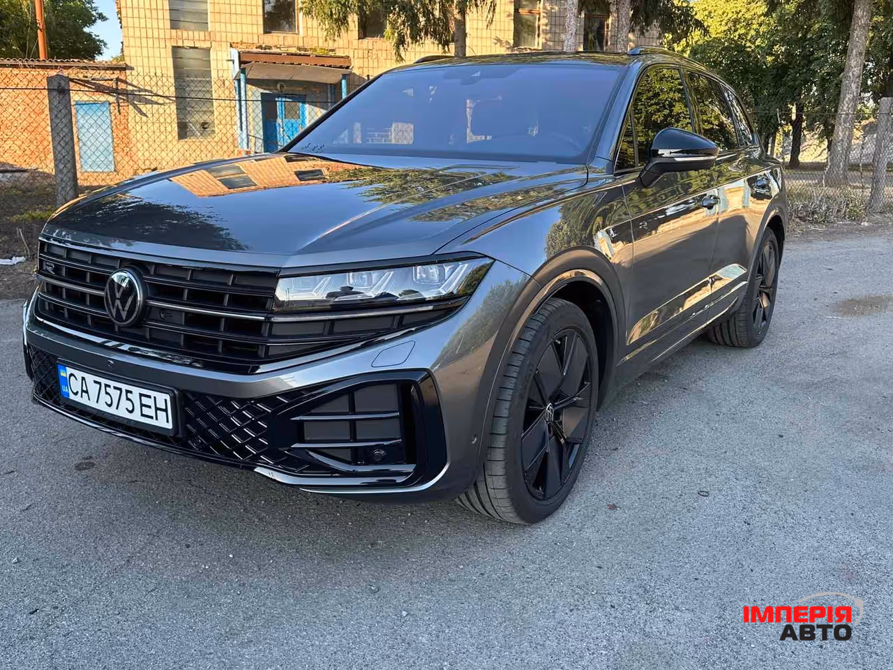 Volkswagen Touareg - фото 14