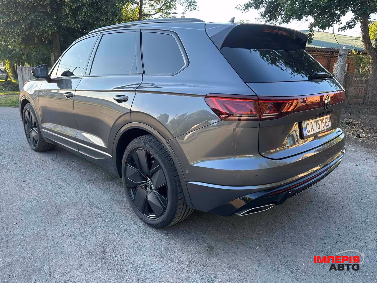Volkswagen Touareg - фото 16