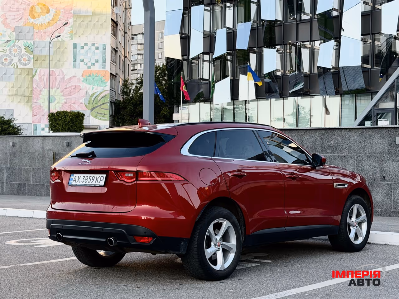 Jaguar F-Pace - фото 12