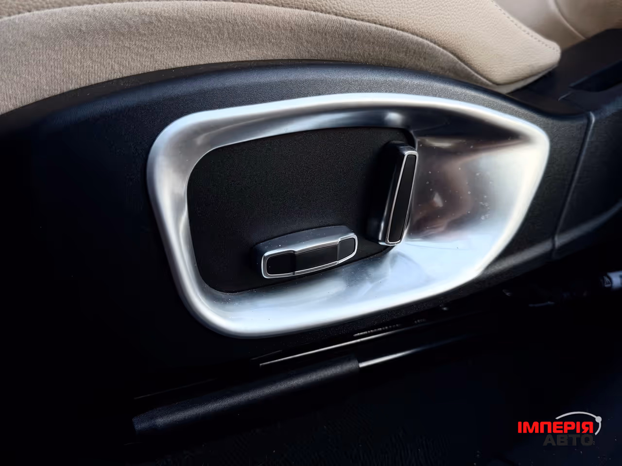 Jaguar F-Pace - фото 23