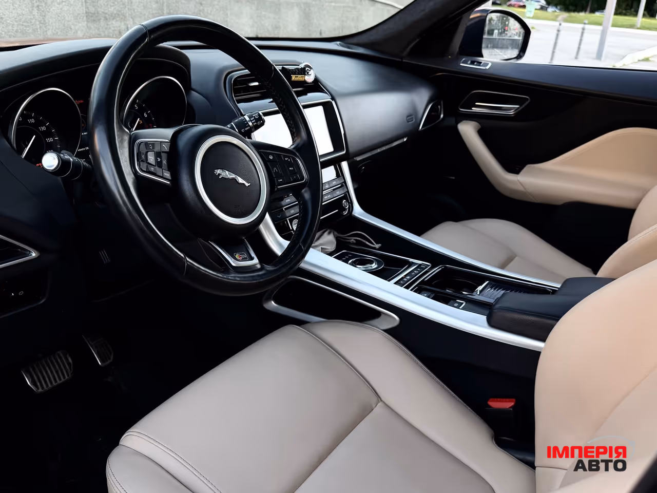 Jaguar F-Pace - фото 16