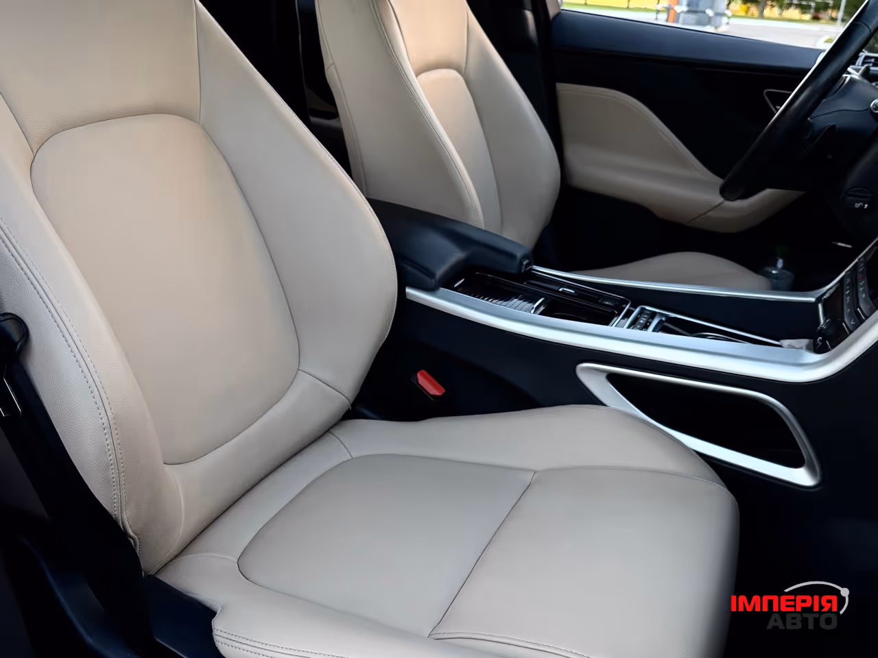 Jaguar F-Pace - фото 21