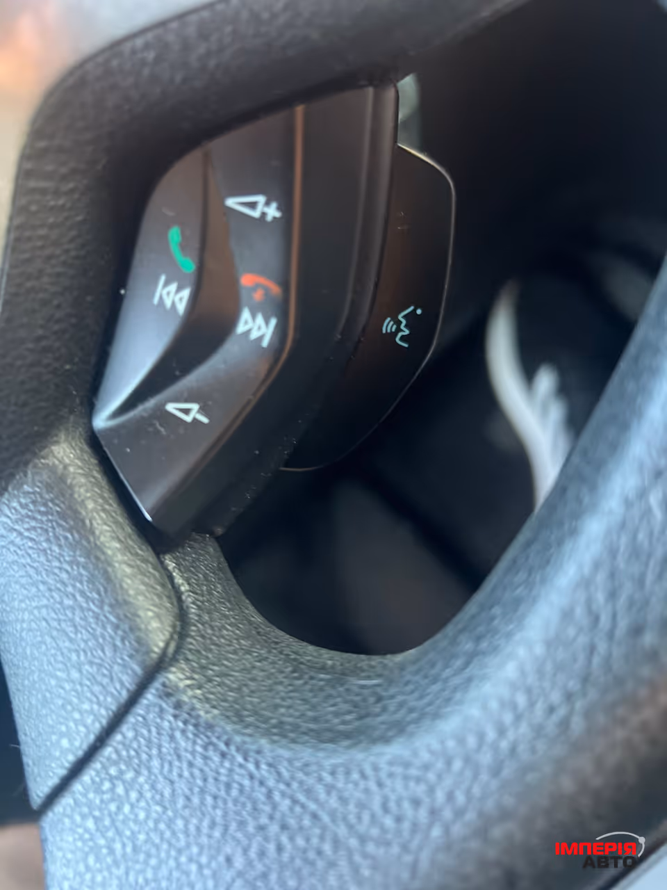 Ford Escape - фото 11