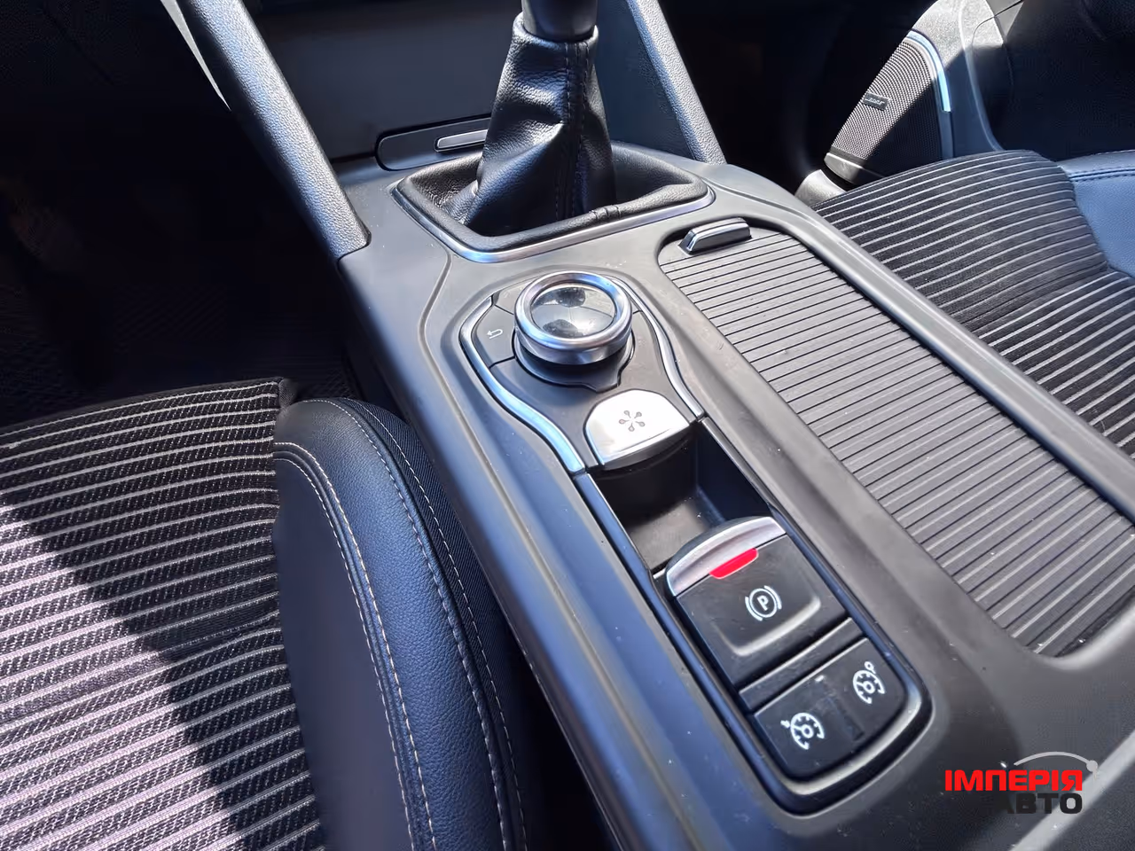 Renault Talisman - фото 14