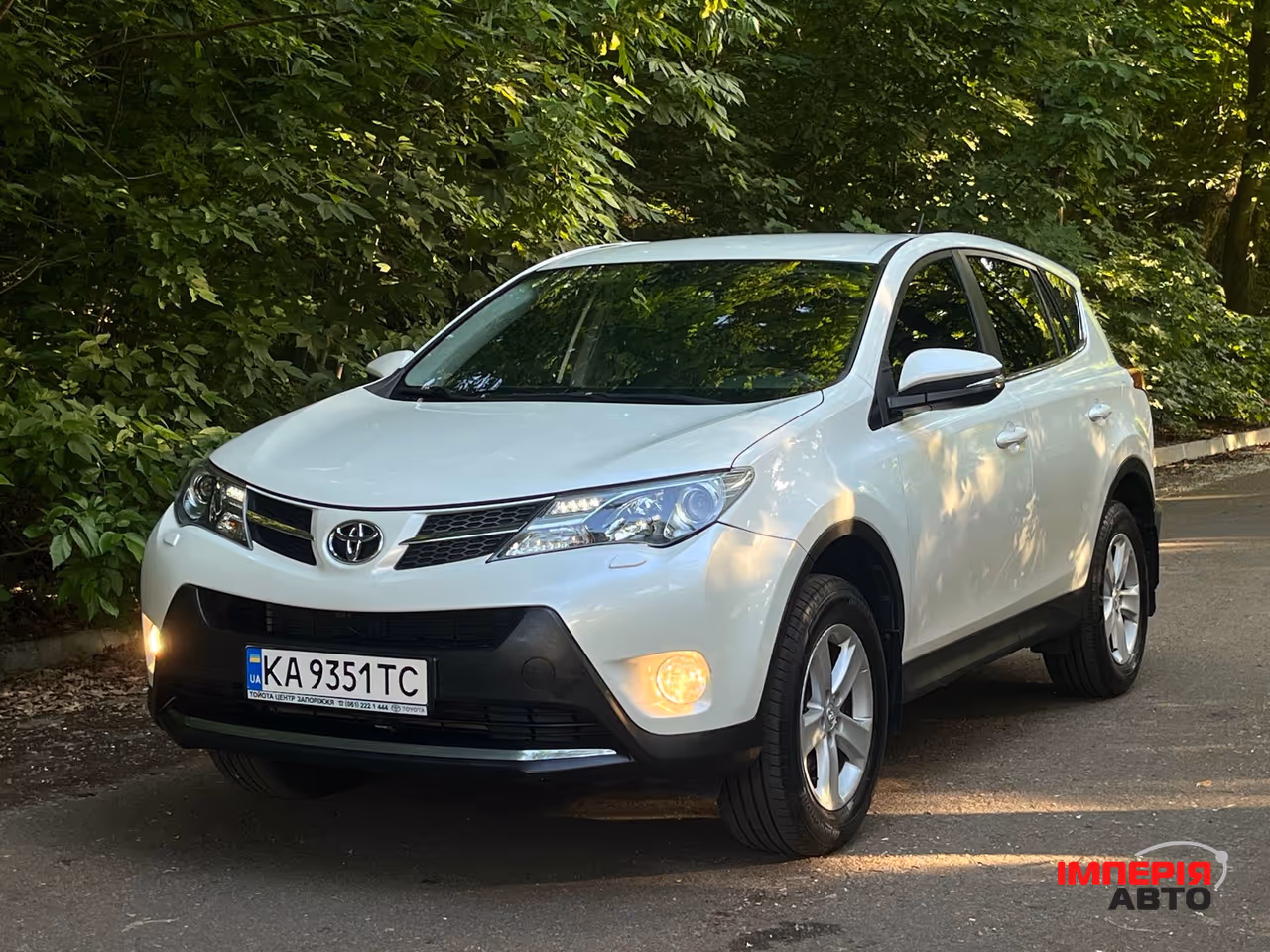Toyota RAV4 - фото 12