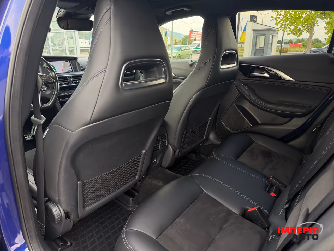 Infiniti Q30 - фото 30