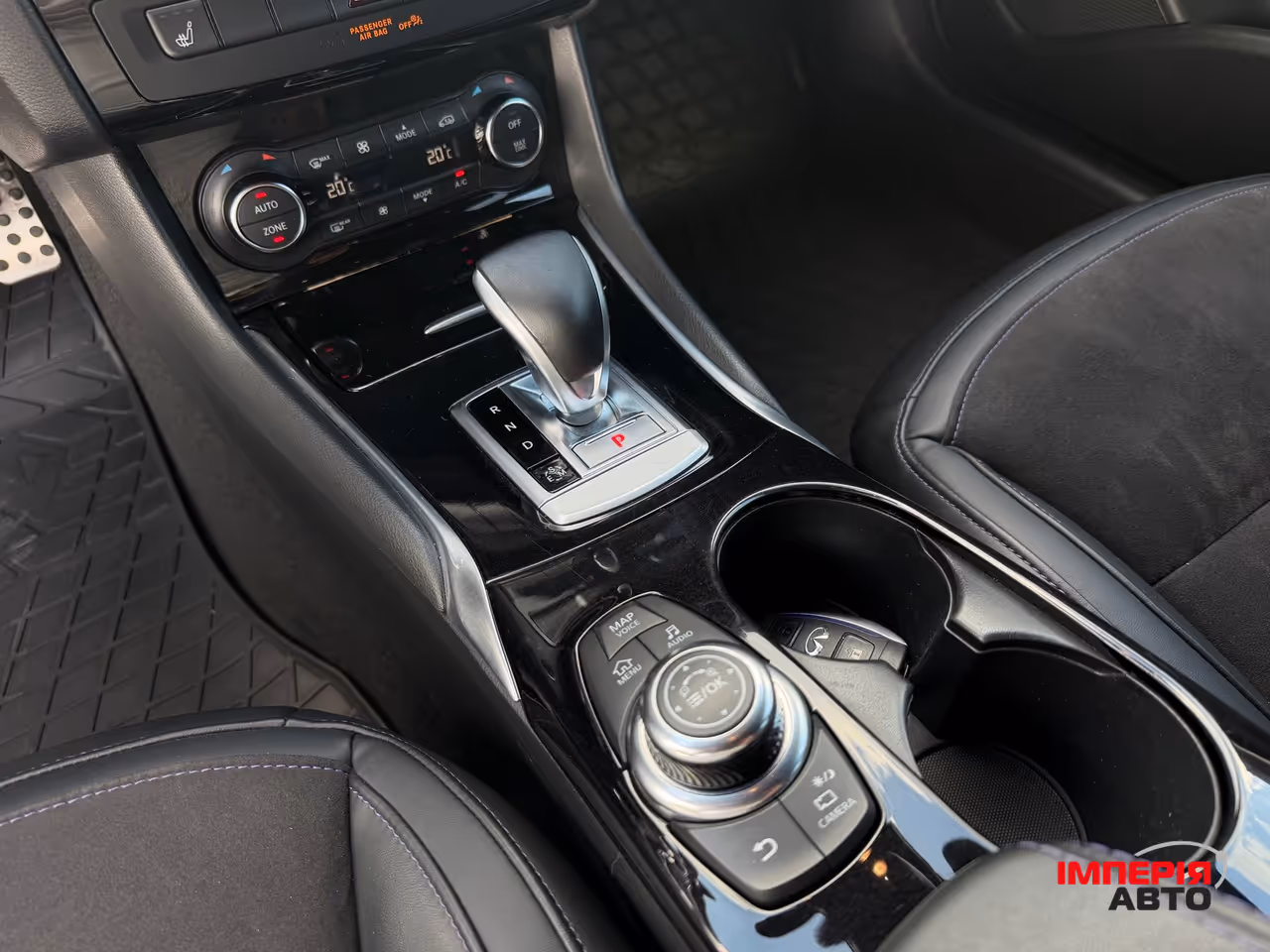 Infiniti Q30 - фото 33