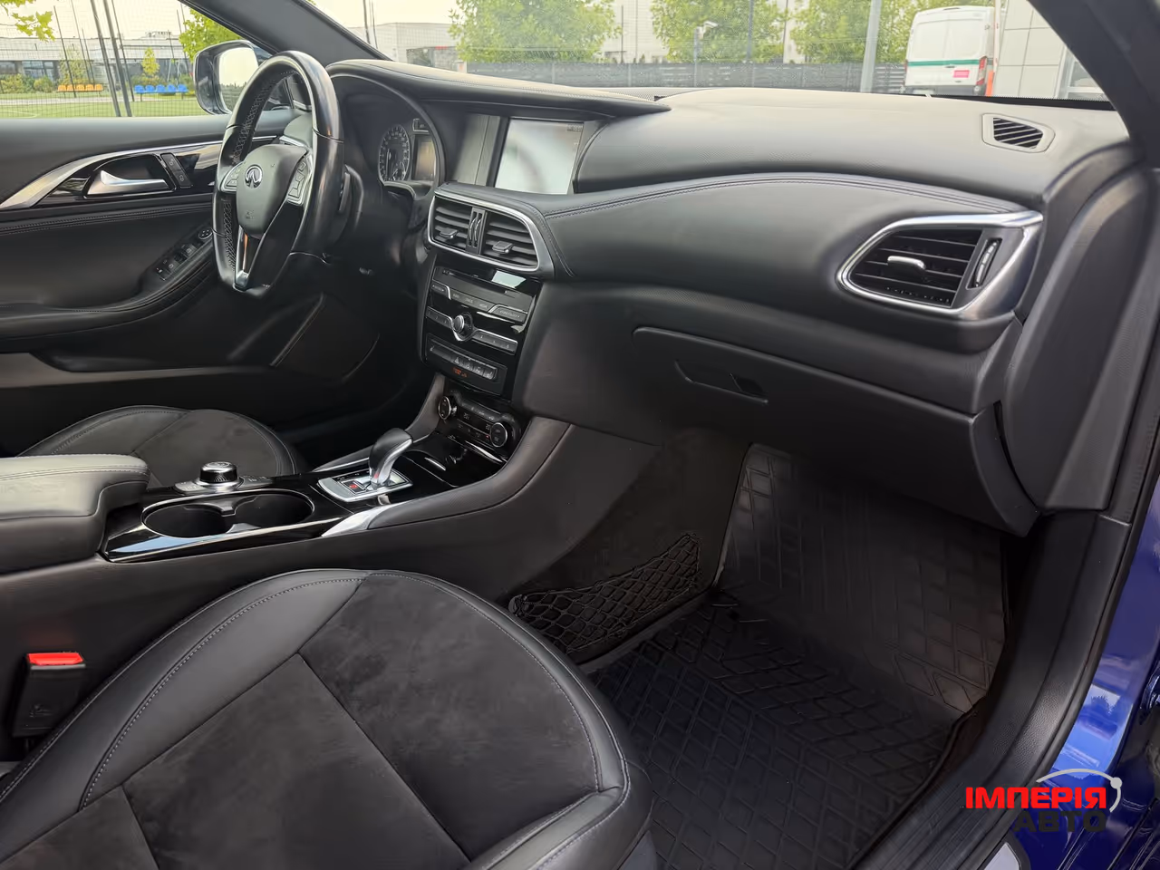 Infiniti Q30 - фото 26
