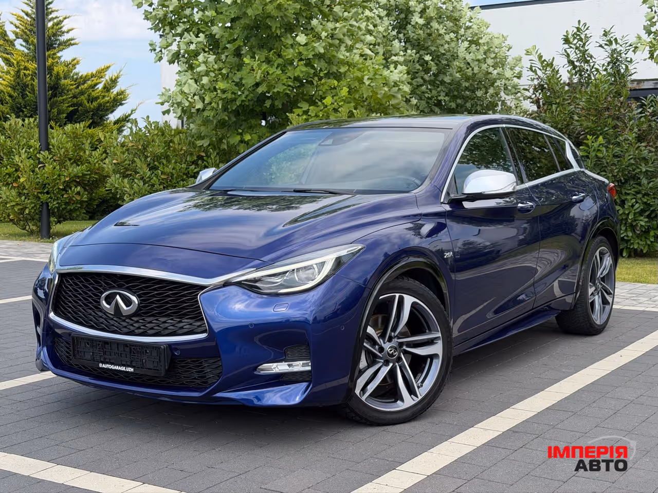 Infiniti Q30 - фото 2