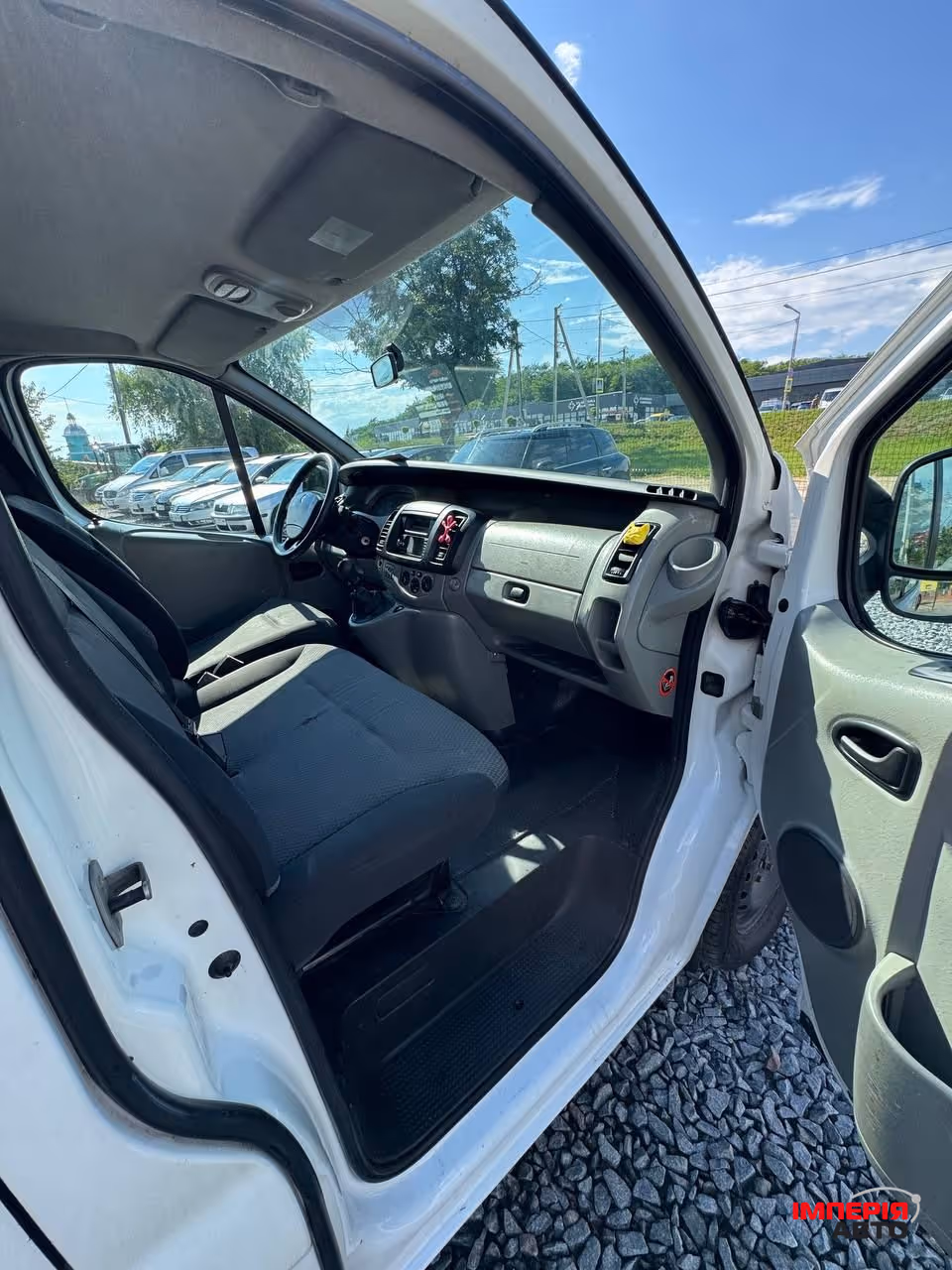 Renault Trafic - фото 28