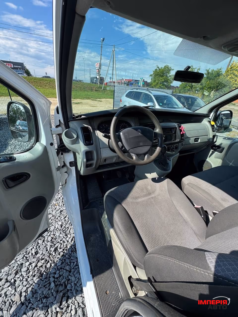 Renault Trafic - фото 23