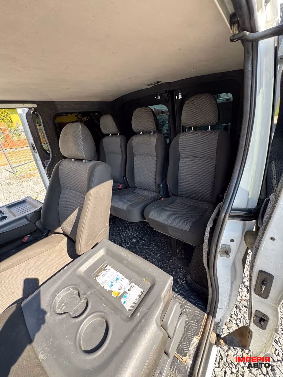 Renault Trafic - фото 35