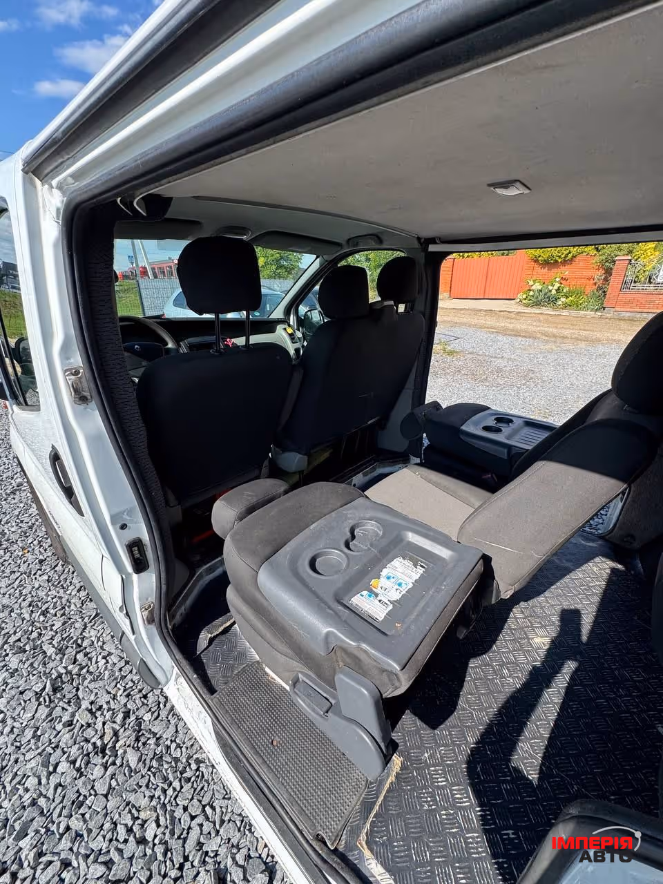Renault Trafic - фото 34