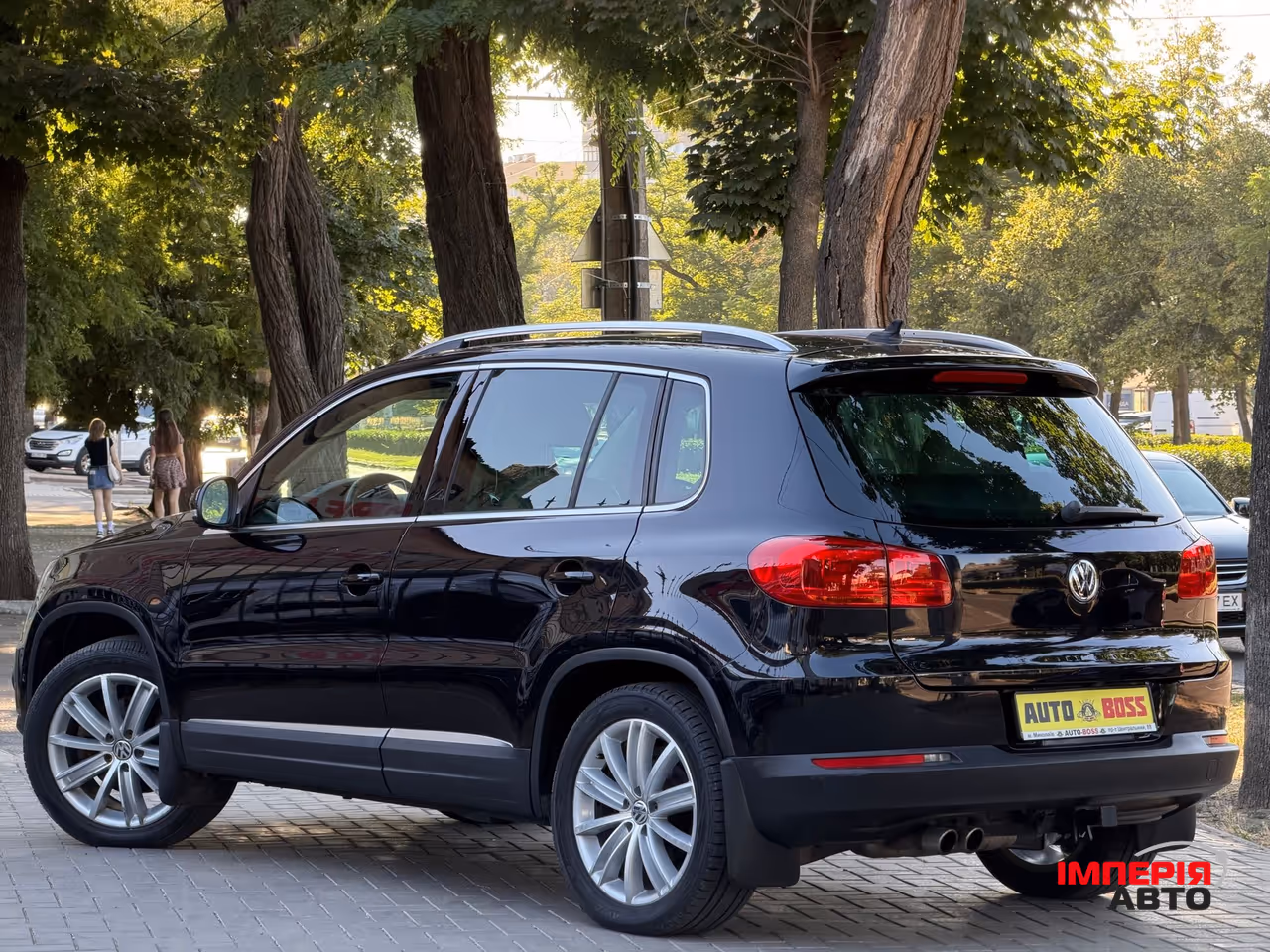 Volkswagen Tiguan - фото 6