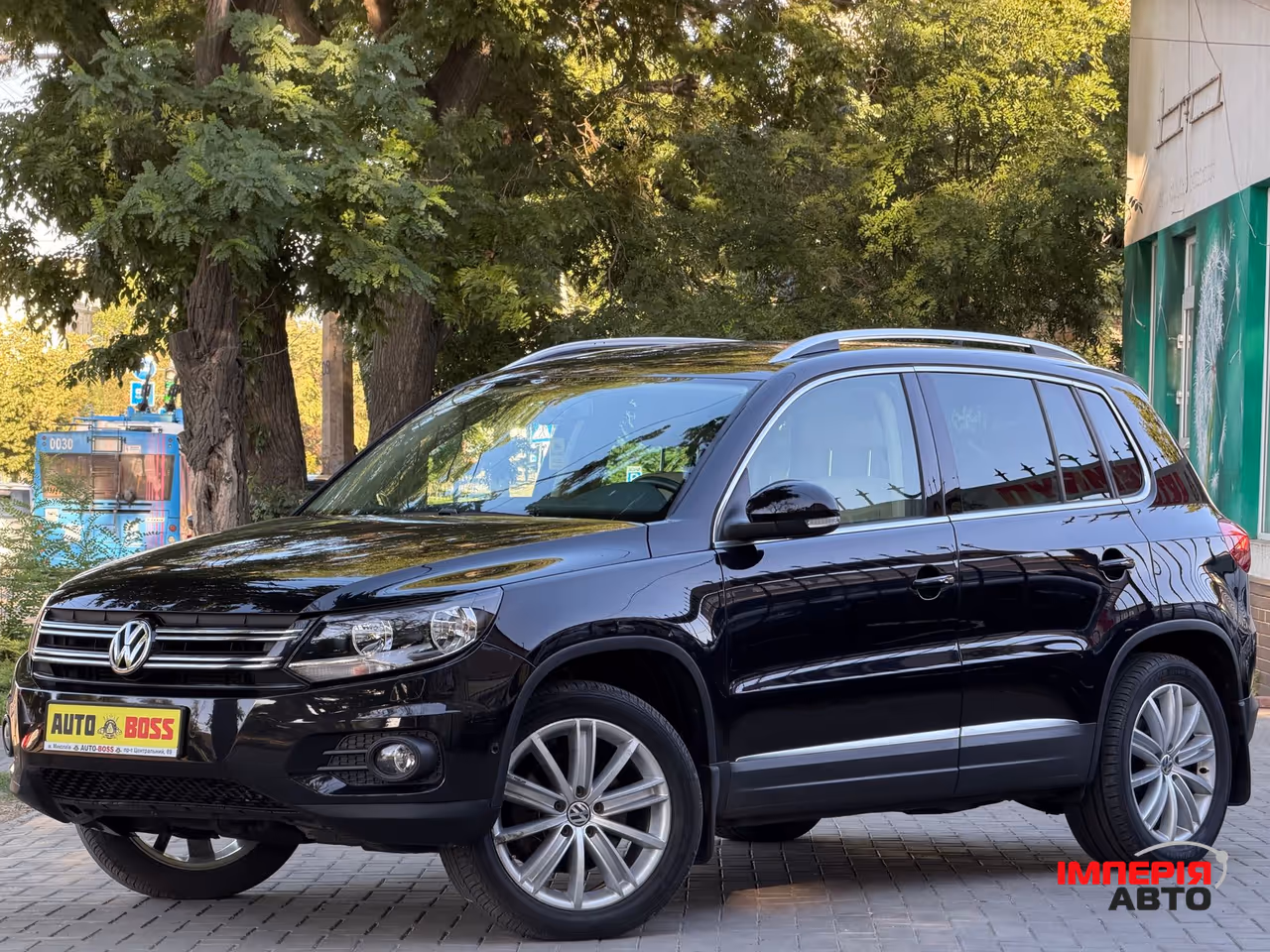 Volkswagen Tiguan - фото 1