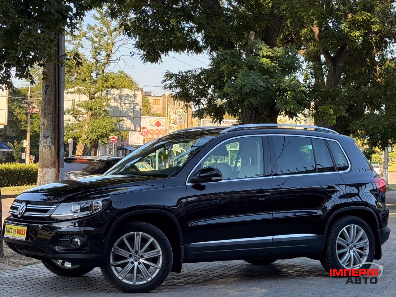 Volkswagen Tiguan - фото 2