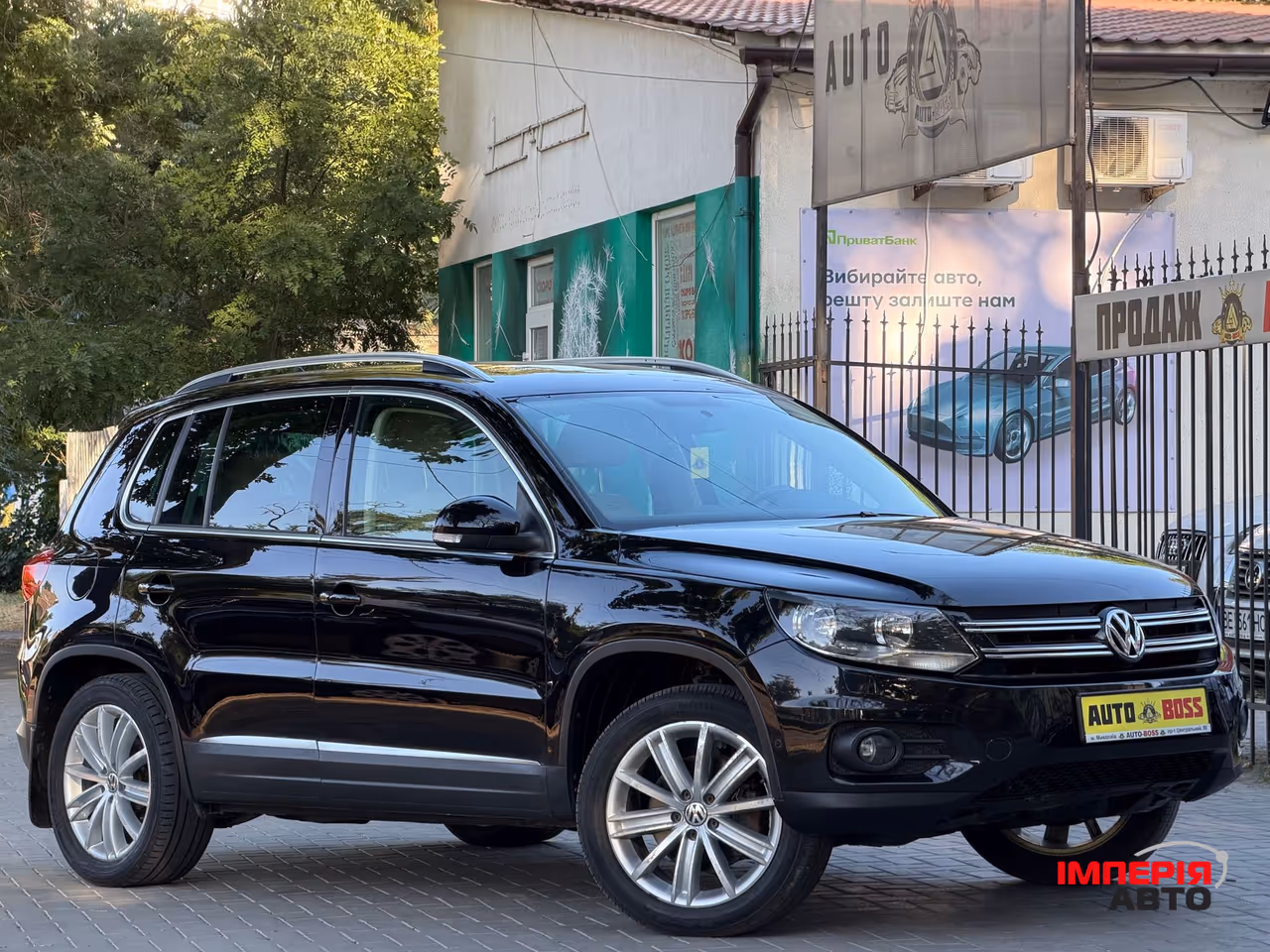 Volkswagen Tiguan - фото 4