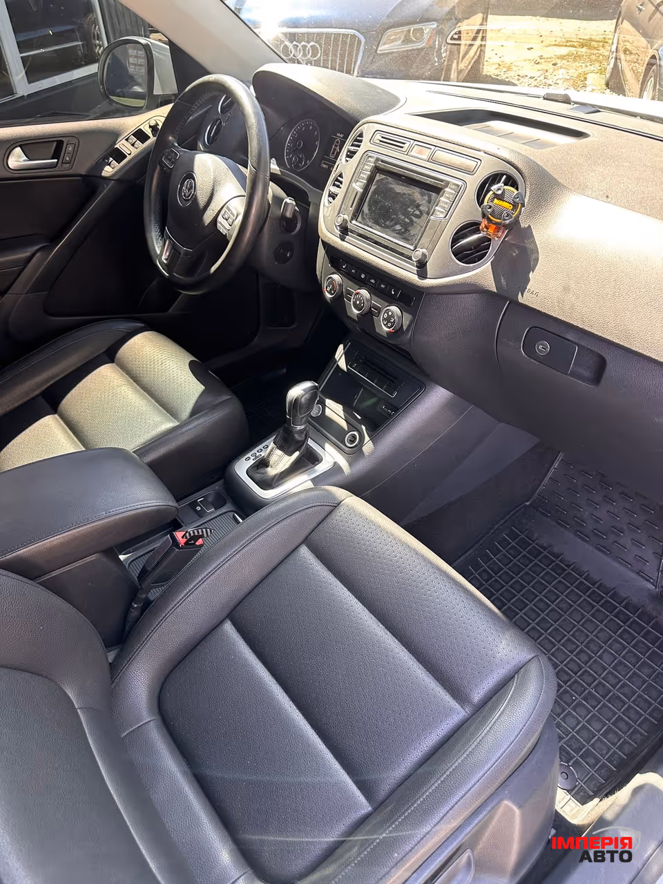 Volkswagen Tiguan - фото 9