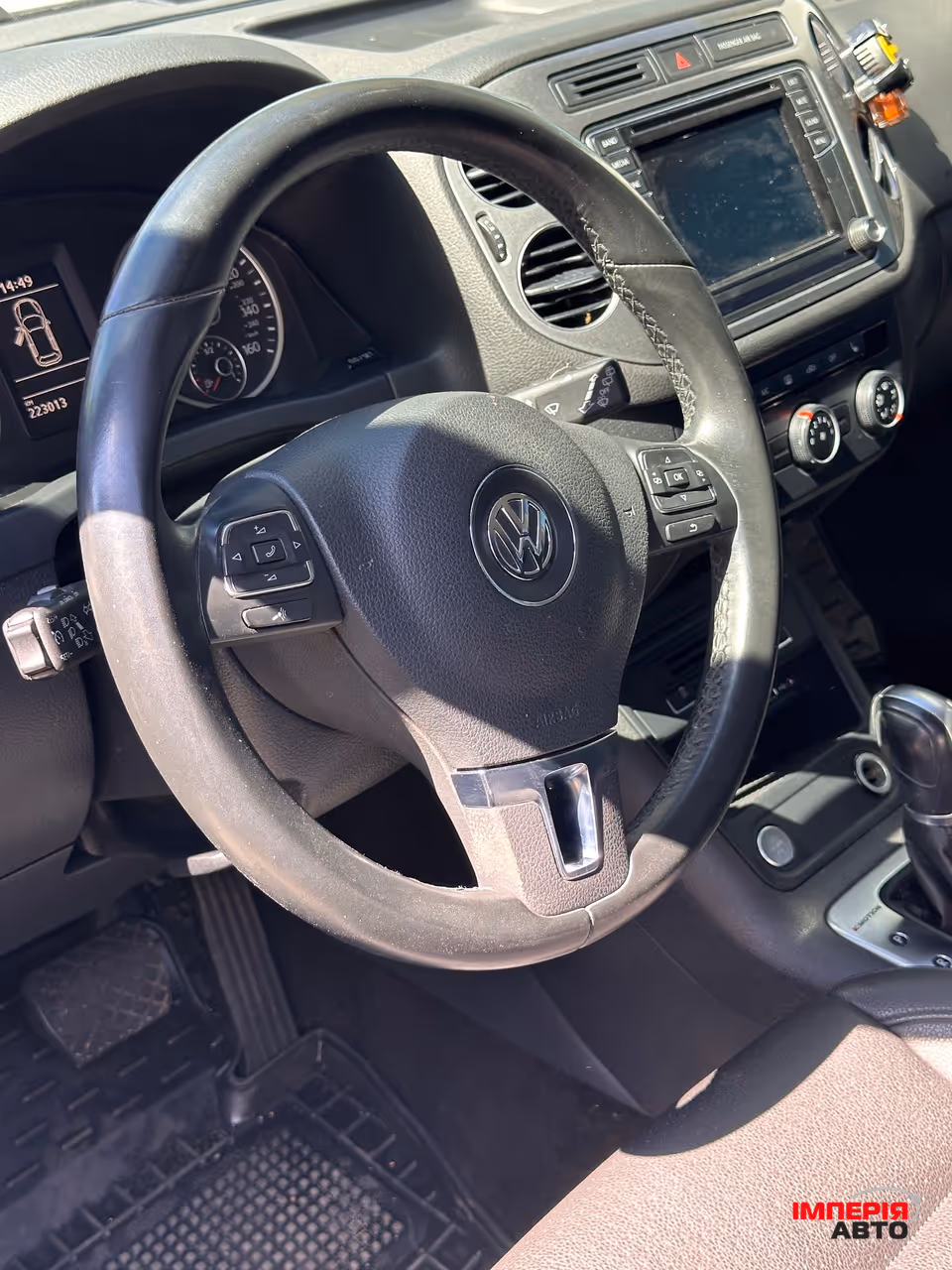 Volkswagen Tiguan - фото 8