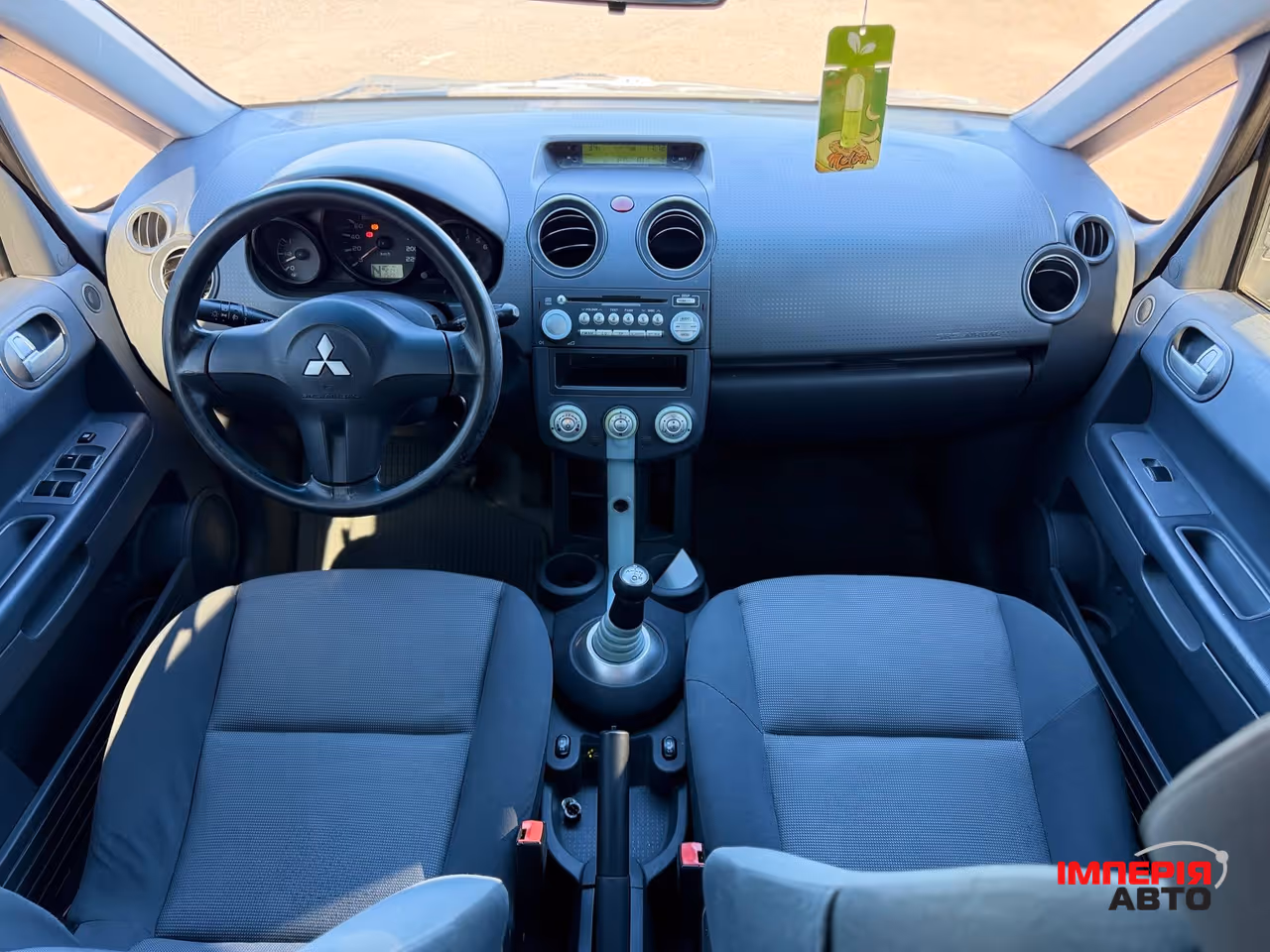 Mitsubishi Colt - фото 6