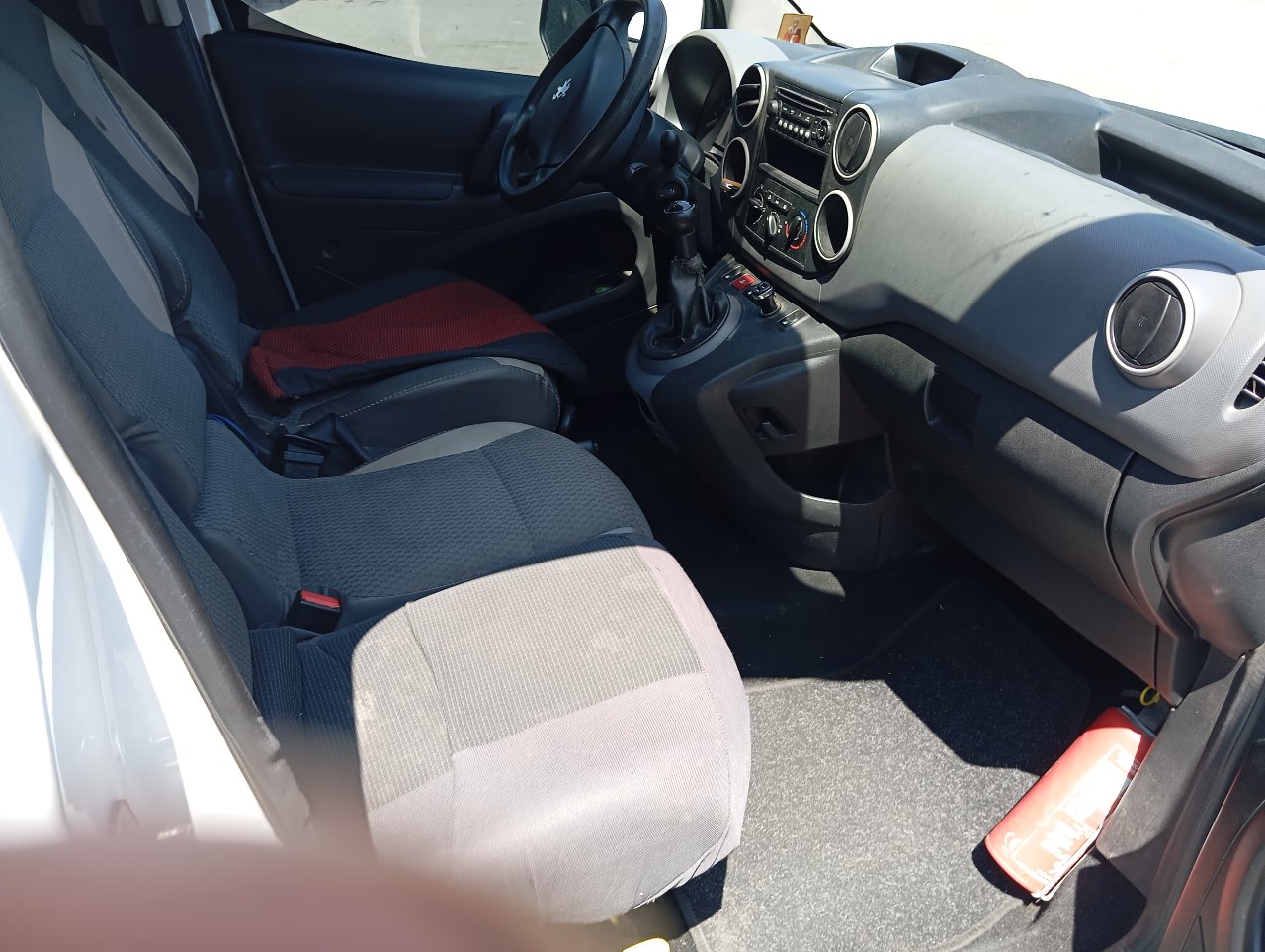 Peugeot Partner - фото 4