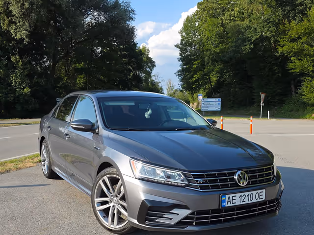 Volkswagen Passat - зображення 1