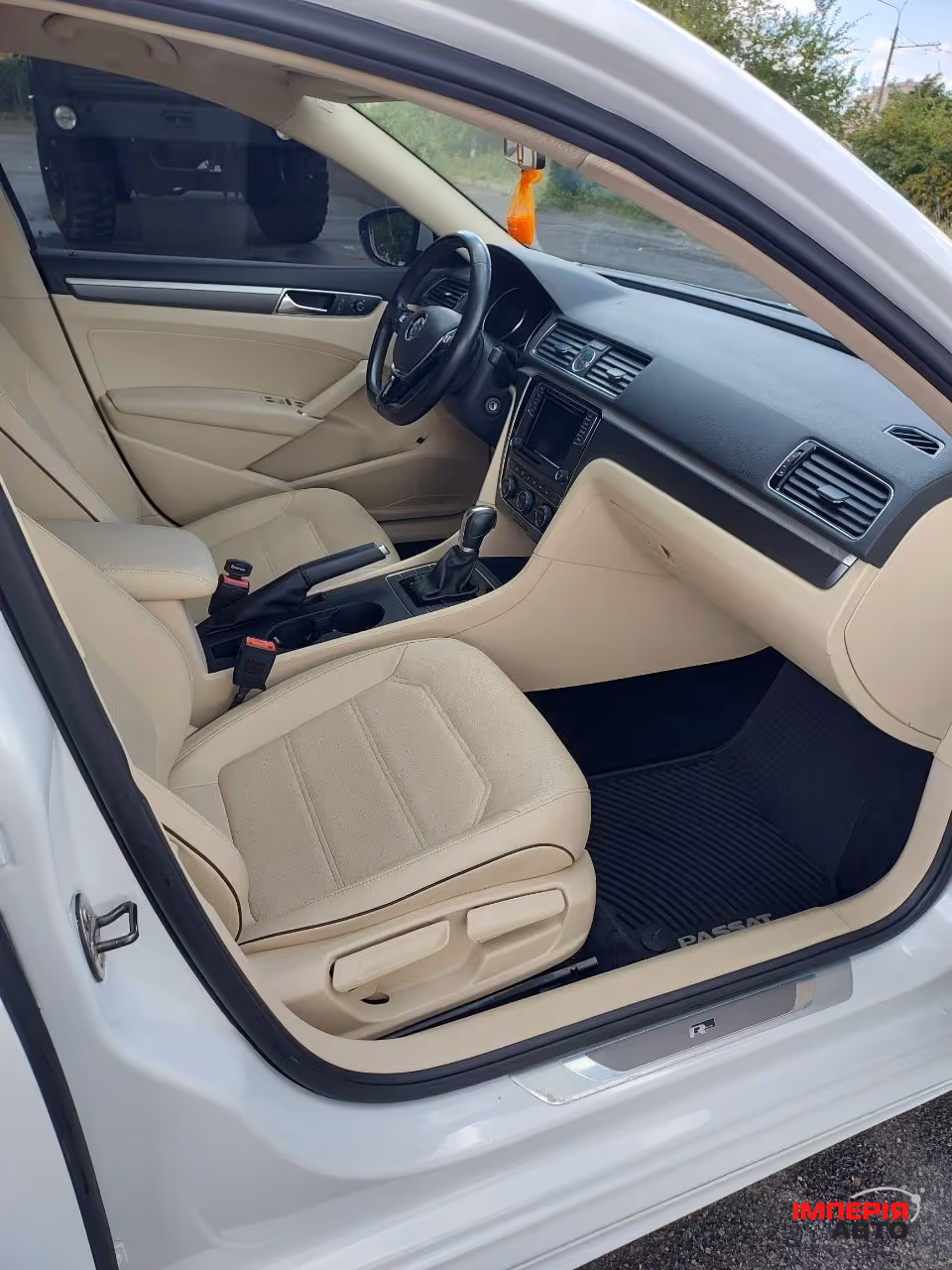 Volkswagen Passat - фото 12