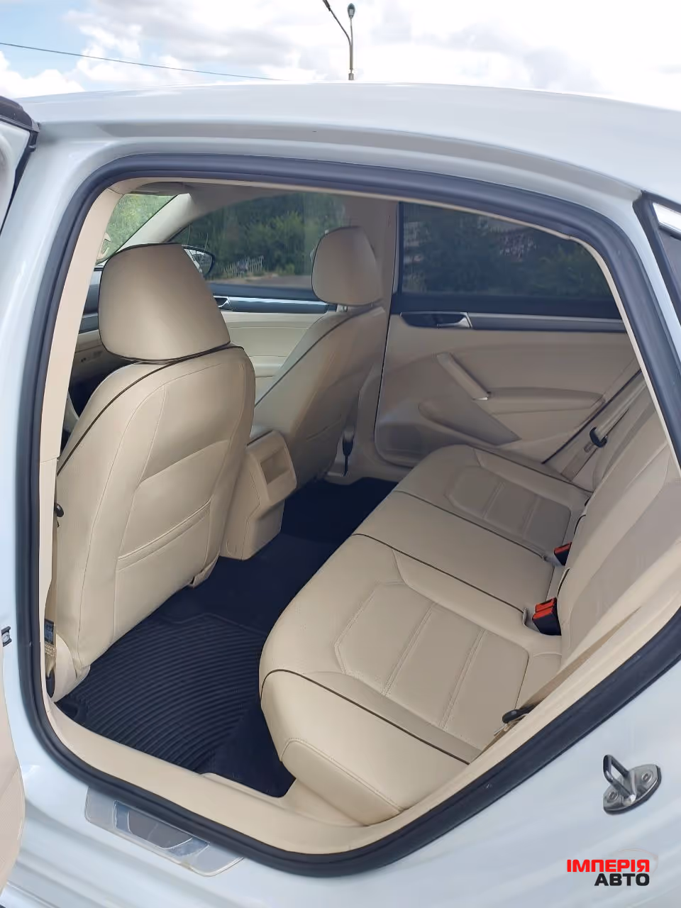 Volkswagen Passat - фото 8
