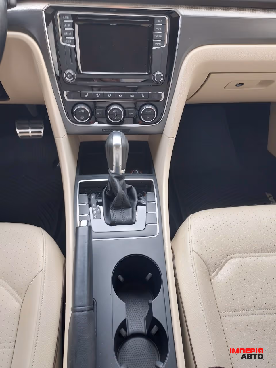 Volkswagen Passat - фото 9