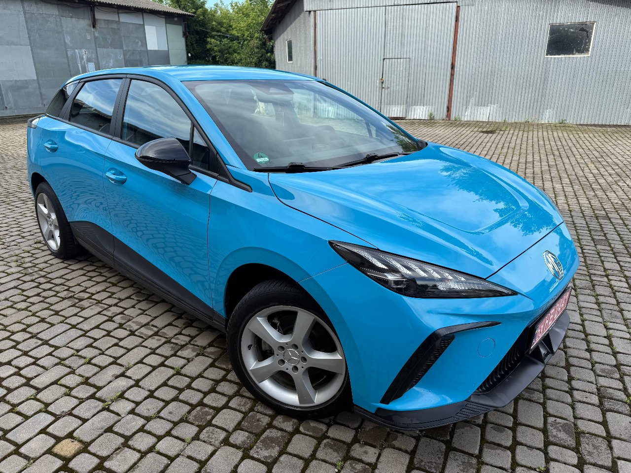 MG 4 EV - фото 2