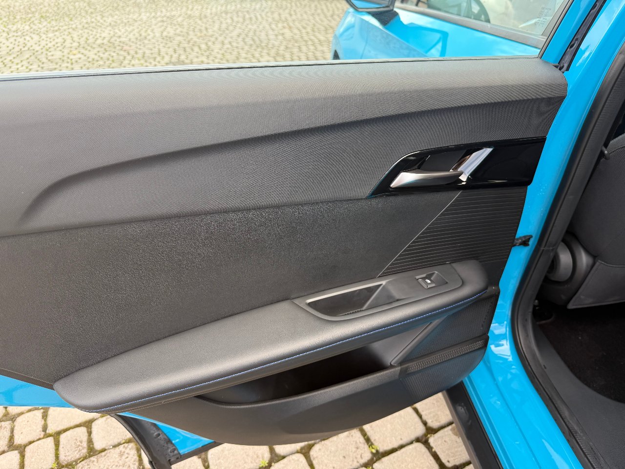 MG 4 EV - фото 23