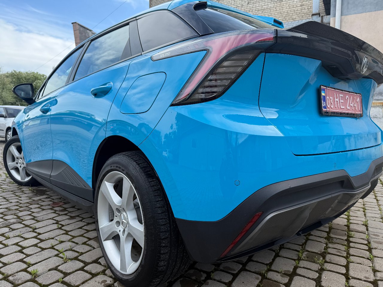 MG 4 EV - фото 8