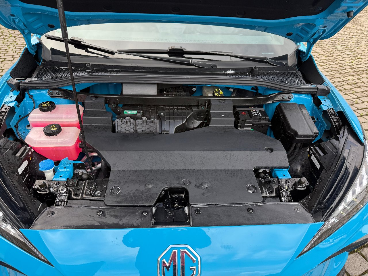 MG 4 EV - фото 49