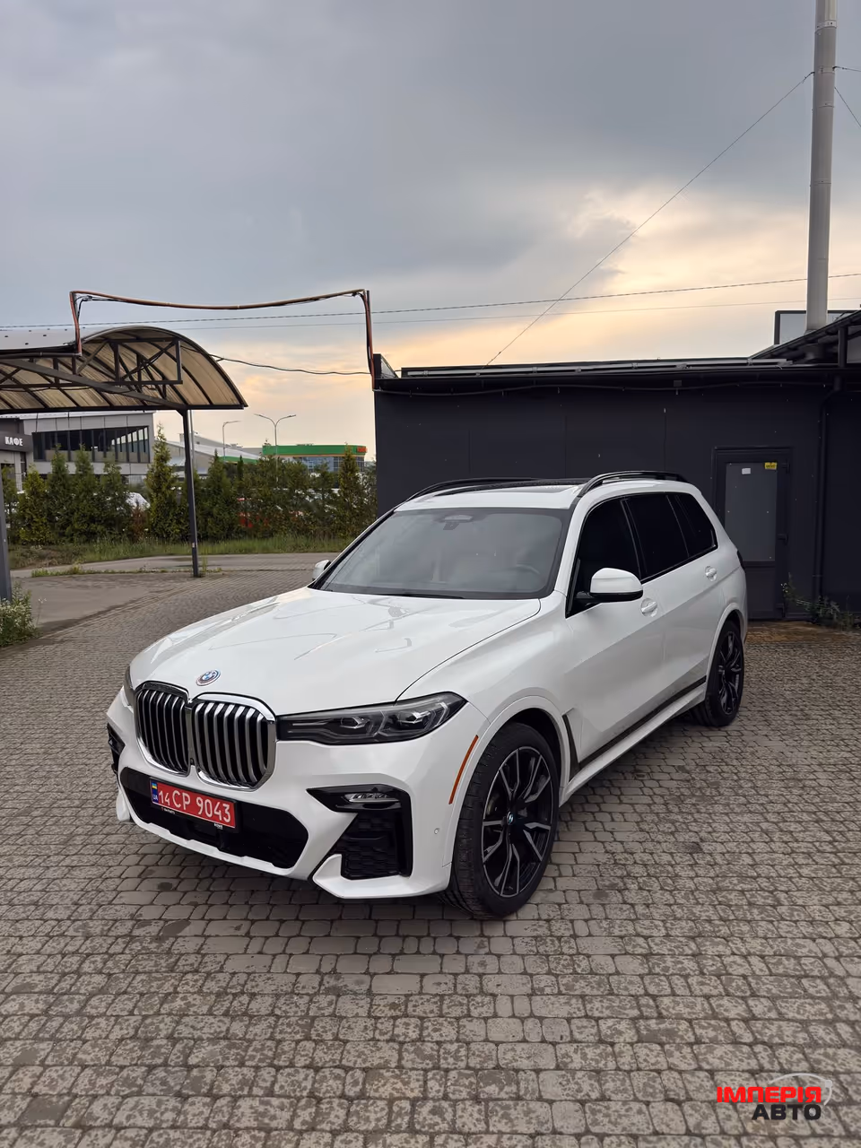 BMW X7 - фото 1