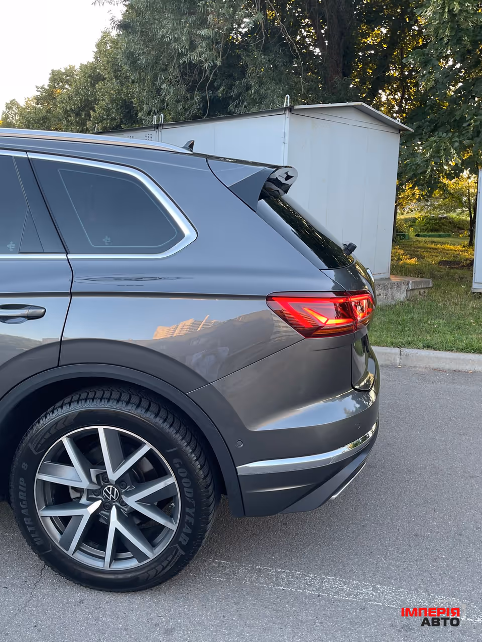 Volkswagen Touareg - фото 12