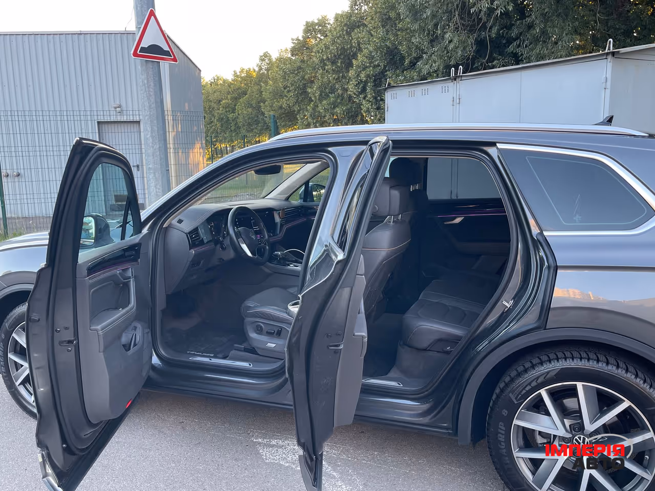 Volkswagen Touareg - фото 18