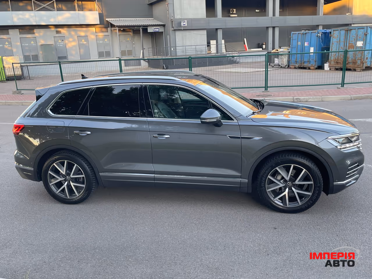 Volkswagen Touareg - фото 33