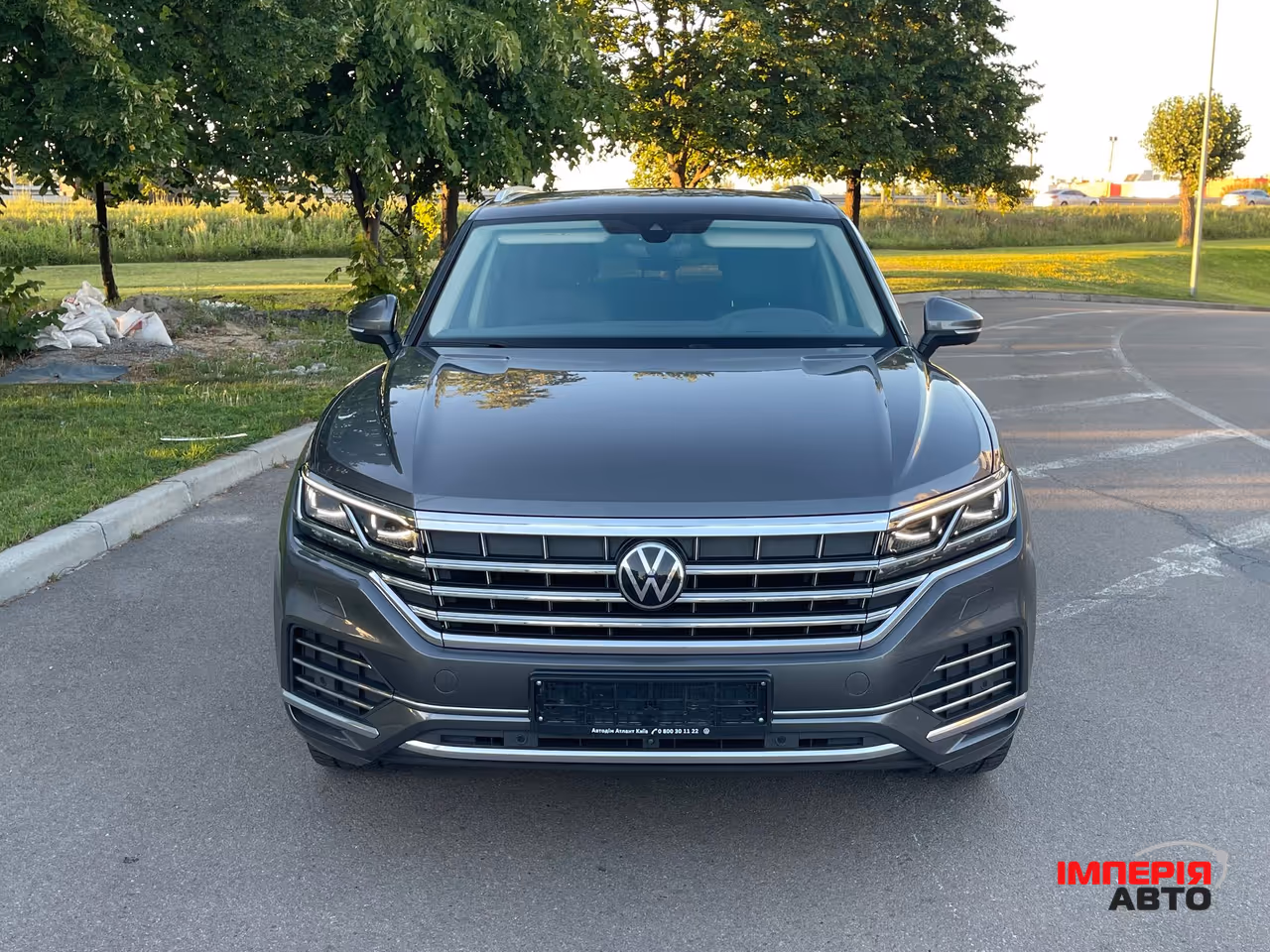 Volkswagen Touareg - фото 1