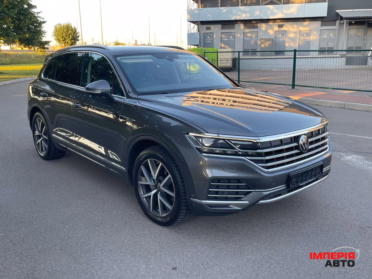 Volkswagen Touareg - фото 4