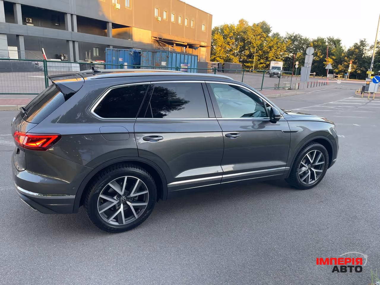 Volkswagen Touareg - фото 35