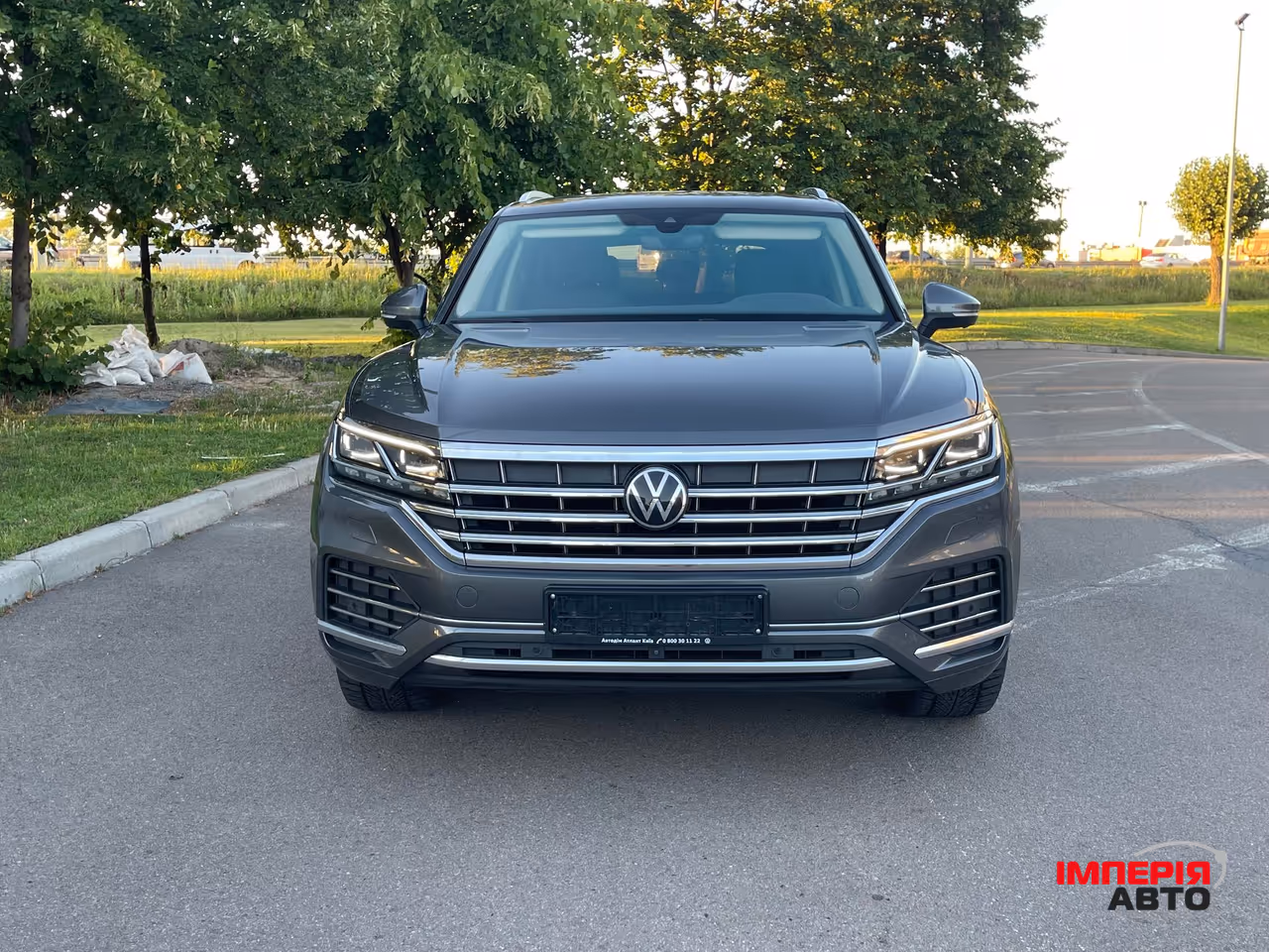 Volkswagen Touareg - фото 2