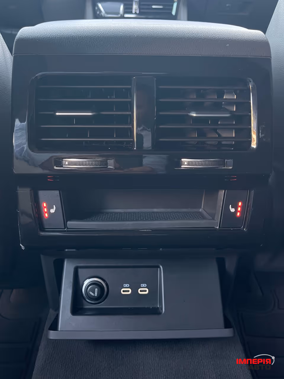 Volkswagen Touareg - фото 42