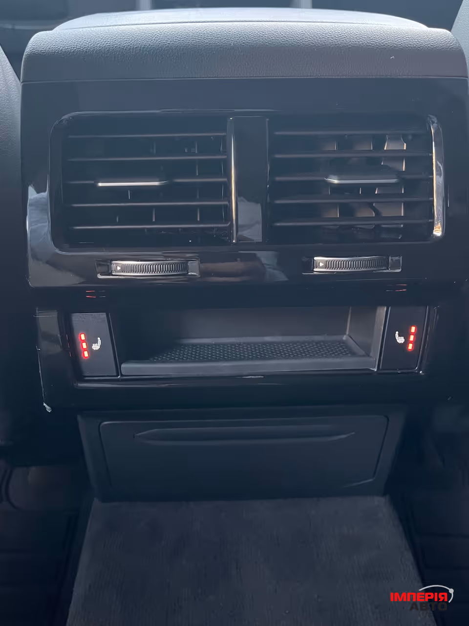 Volkswagen Touareg - фото 40