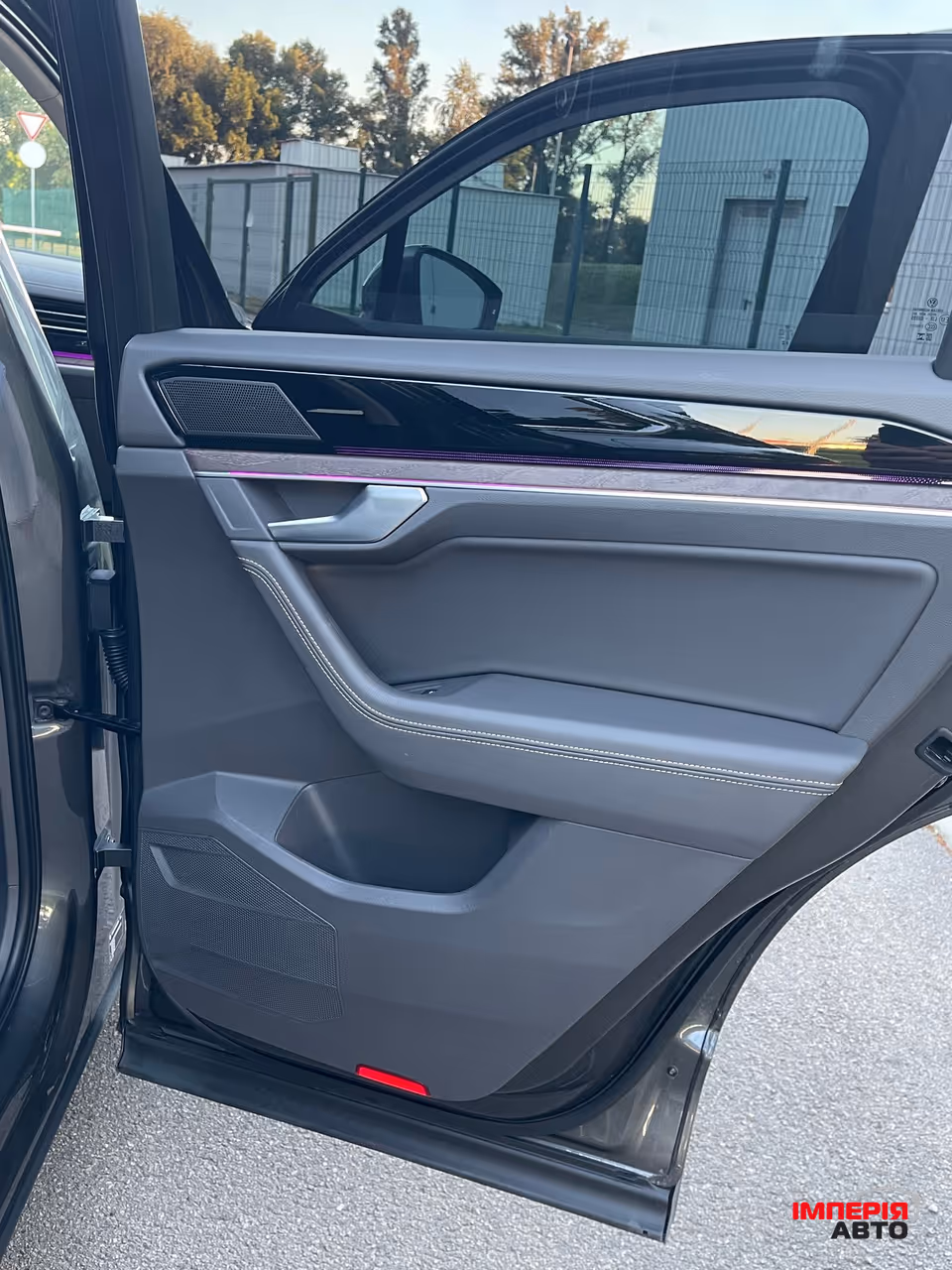 Volkswagen Touareg - фото 26
