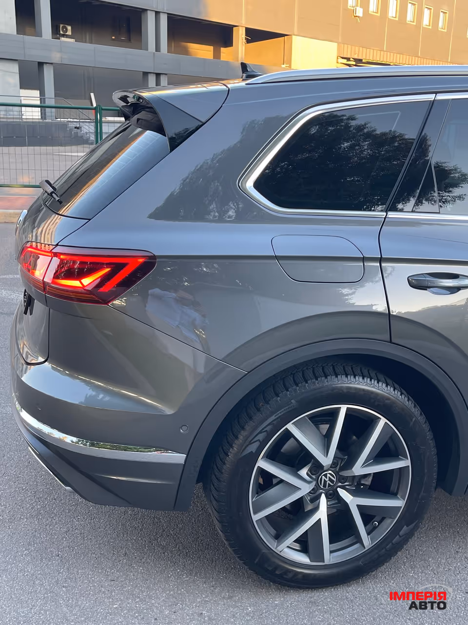 Volkswagen Touareg - фото 10