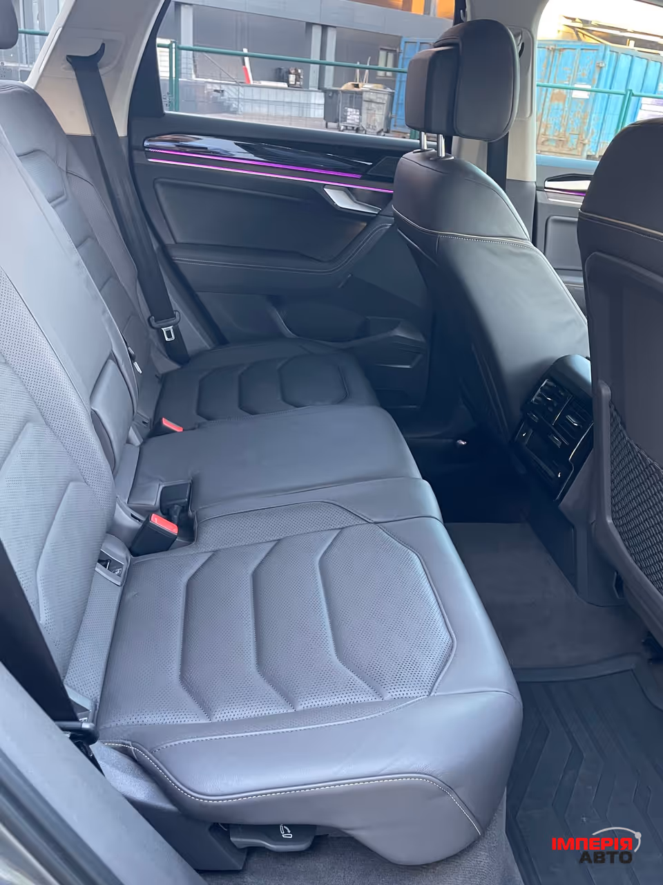 Volkswagen Touareg - фото 23