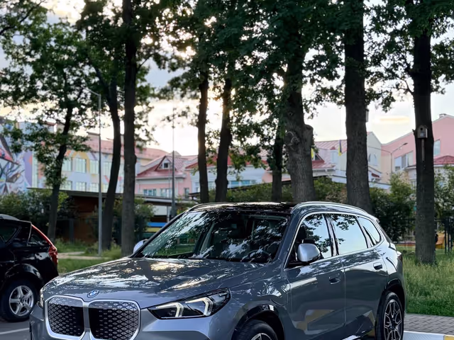 BMW iX1 - зображення 4