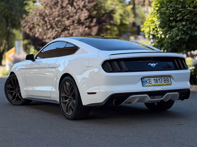 Ford Mustang - зображення 3