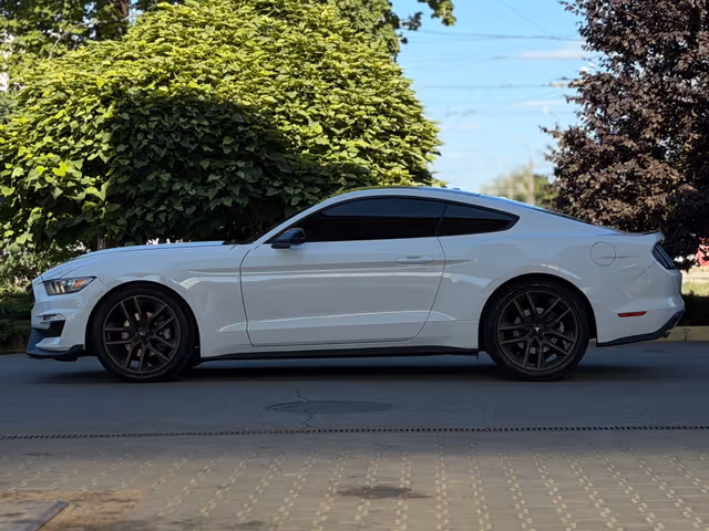 Ford Mustang - зображення 2