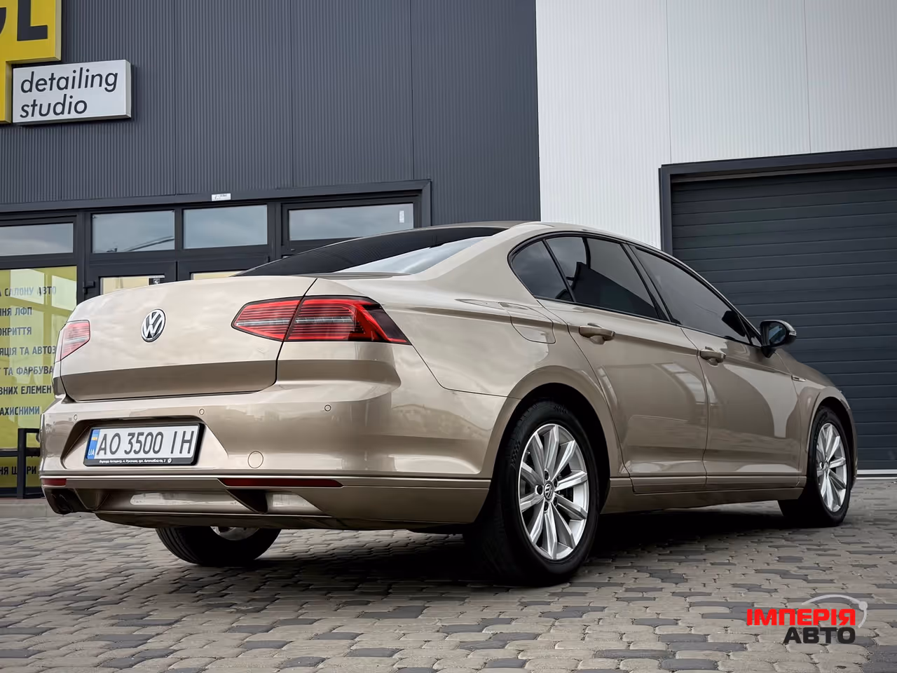 Volkswagen Passat - фото 12